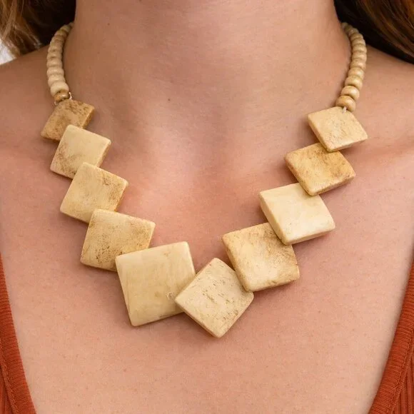 VINTAGE ARTSY STYLE FLAT SQUARE IVORY COLOR NECKLACE 9" - Picture 4 of 4